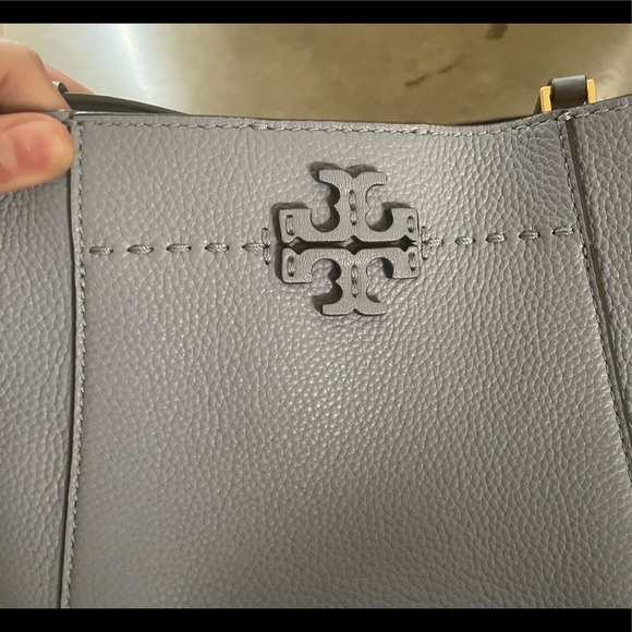 Tory Burch Small McGraw Bucket Bag Purse - Picture 6 of 13